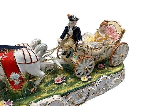 פיגורה פורצלן כרכרה מלכותית 50ס"מ